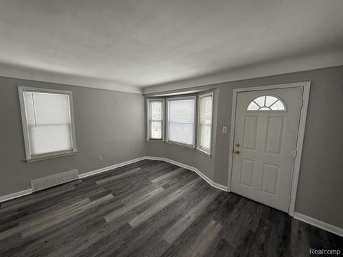 1465 E 14 Mile Rd, Birmingham, MI, 48009-2089 | Card Image