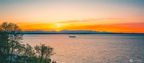 1017 California Ln Sw, Seattle, WA, 98116-1612 | Card Image