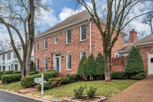 7 Foxhall Close, Nashville, TN, 37215-1807 | Card Image