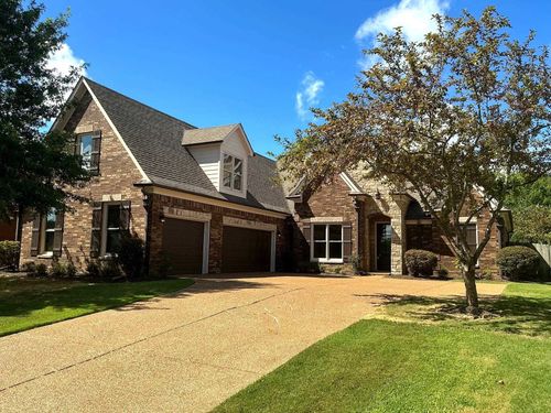 12097 Brooks Village Dr, Arlington, TN, 38002-8490 | Card Image