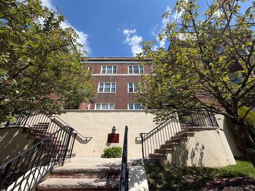 4c-4 Chateaux Cir, Scarsdale, NY, 10583-4118 | Card Image