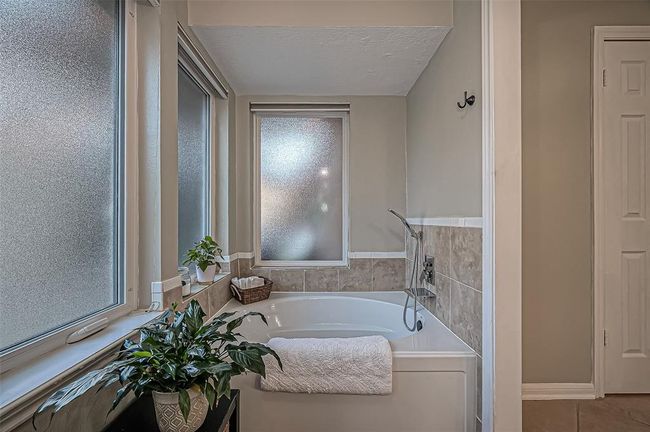 16119 Maplehurst Dr, House other with 5 bedrooms, 4 bathrooms and 2 parking in Spring TX | Image 32