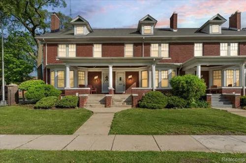 23-8016 3rd Avenue, Detroit, MI, 48202 | Card Image