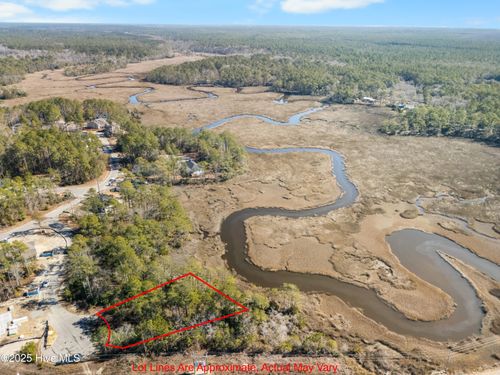 702 Lakeland Dr Se, Bolivia, NC, 28422 | Card Image