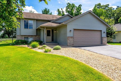 6617 378th St, North Branch, MN, 55056-5757 | Card Image