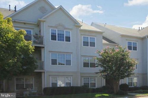 303-12451 Hayes Ct, FAIRFAX, VA, 22033-4296 | Card Image