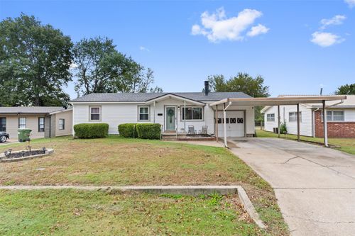 318 Maple St, Skiatook, OK, 74070-2036 | Card Image