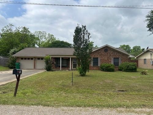 201 Heath Ave, Madisonville, TX, 77864-1717 | Card Image