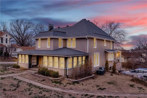 121 W North St, Warrensburg, MO, 64093-1359 | Card Image