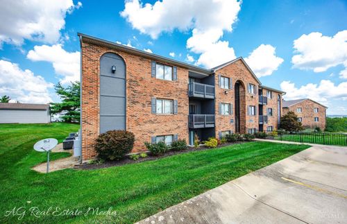 5045 Tri County View Dr, West Chester, OH, 45011-9357 | Card Image