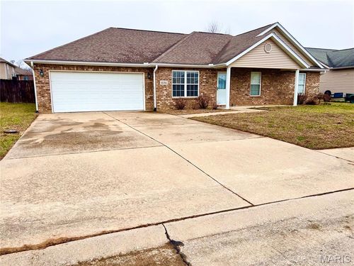 1686 Columbia Dr, Jackson, MO, 63755-8021 | Card Image