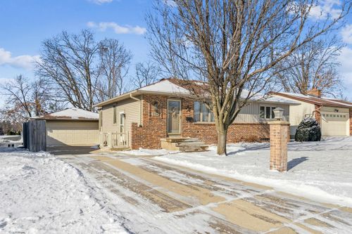 3316 Santa Maria Drive, Waterloo, IA, 50702 | Card Image