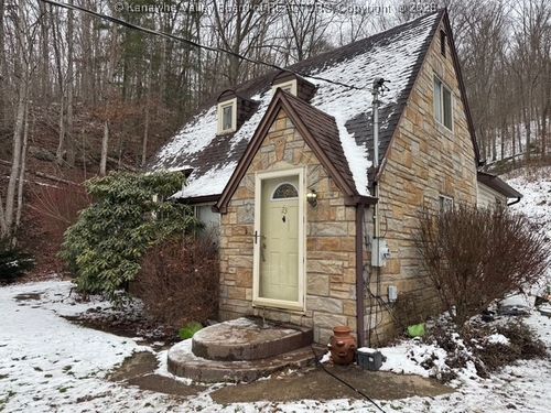 23 Friendly Dr, Alum Creek, WV, 25003-8705 | Card Image