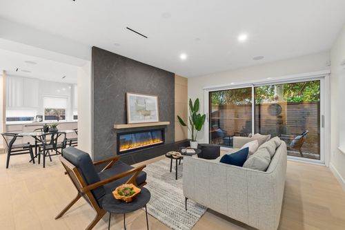 2430 49th Ave W, Vancouver, BC, V6M2V3 | Card Image