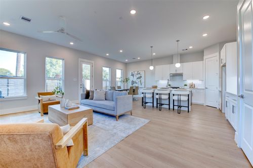 5128 Rosslyn Rd, Houston, TX, 77018-1226 | Card Image