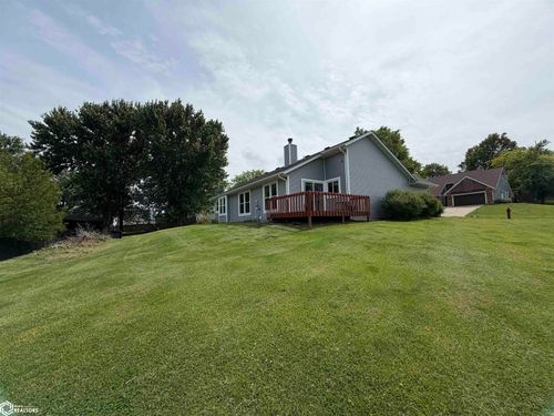 2068 Golfview Cir, Centerville, IA, 52544-8937 | Card Image