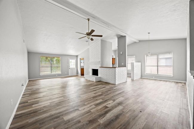 8803 Enchanted Forest Dr, House other with 3 bedrooms, 2 bathrooms and 2 parking in Houston TX | Image 8