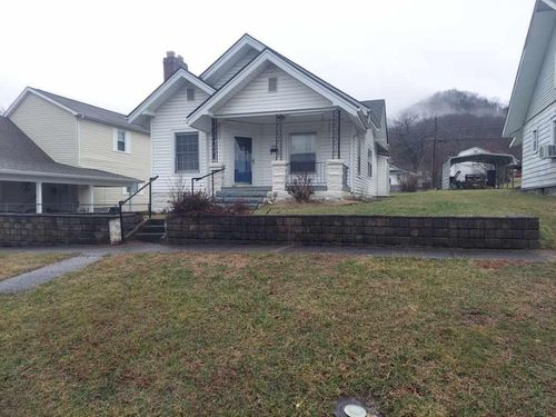 614 Elm St, Ravenna, KY, 40472-1335 | Card Image