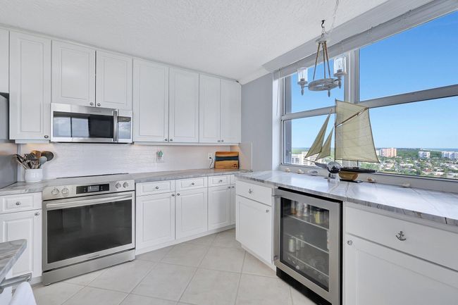APT-1404 - 5049 N Highway A1a, Condo with 3 bedrooms, 2 bathrooms and null parking in Hutchinson Island FL | Image 28
