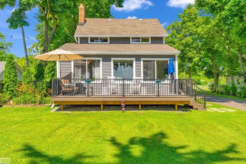 8600 River Rd, Cottrellville, MI, 48039-3346 | Card Image