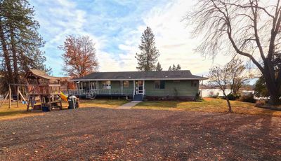 15510 W Silver Lake Rd, Home with 3 bedrooms, 3 bathrooms and null parking in Medical Lake WA | Image 2