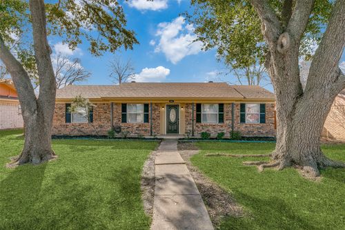 1502 Crockett St, Garland, TX, 75042-5039 | Card Image