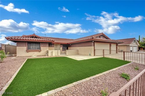 1513 Brocado Ln, Las Vegas, NV, 89117-1168 | Card Image