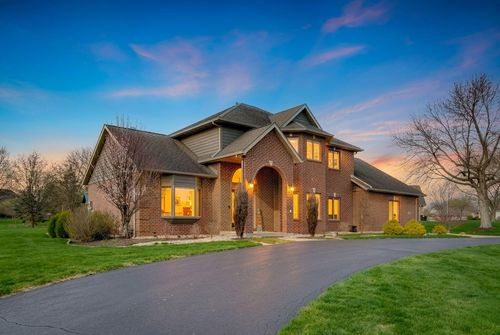 2889 Stoneybrook Dr, Lima, OH, 45805-4810 | Card Image