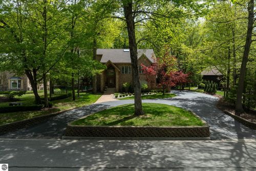 1208 Forest Ln, Mt Pleasant, MI, 48858-3313 | Card Image
