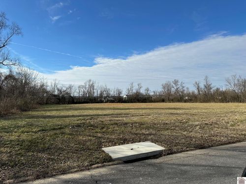 613 S 10th St, Mayfield, KY, 42066-2621 | Card Image