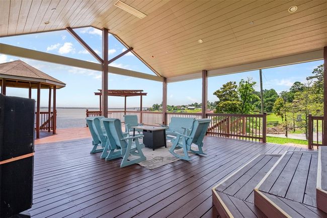 271 Key Largo Loop, House other with 3 bedrooms, 2 bathrooms and 3 parking in Pointblank TX | Image 9