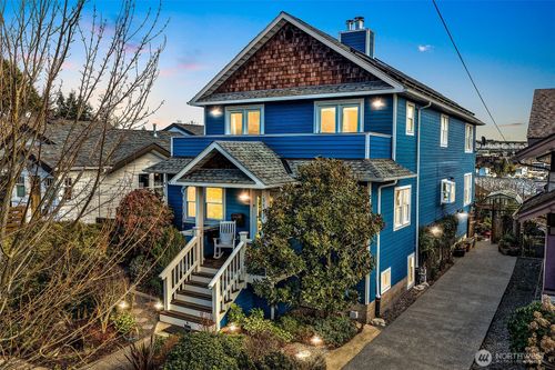 3532 Meridian Ave N, Seattle, WA, 98103-9145 | Card Image