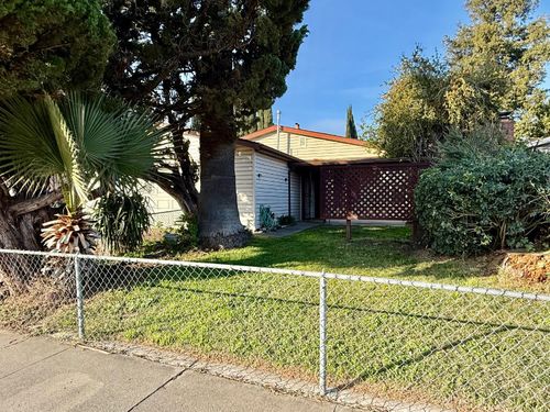 885 Del Monte Court, Manteca, CA, 95336 | Card Image