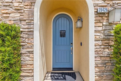 28426 Herrera St, Valencia, CA, 91354-3059 | Card Image