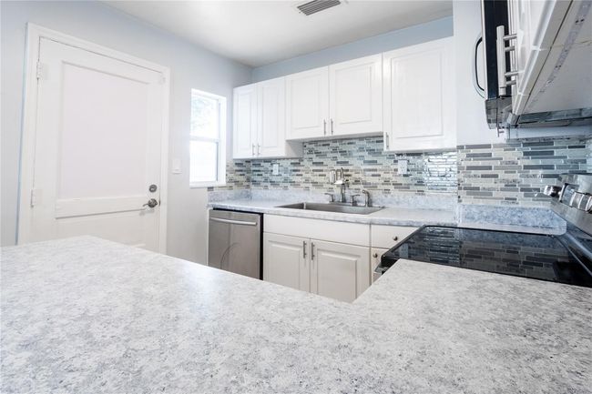 551 84 Th Ave N, House other with 2 bedrooms, 1 bathrooms and null parking in ST PETERSBURG FL | Image 8