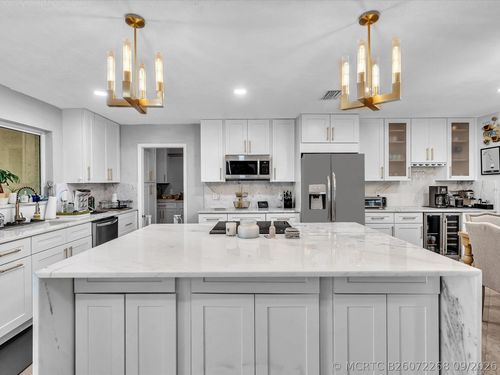 905 Se 13th Ct, Deerfield Beach, FL, 33441-7026 | Card Image