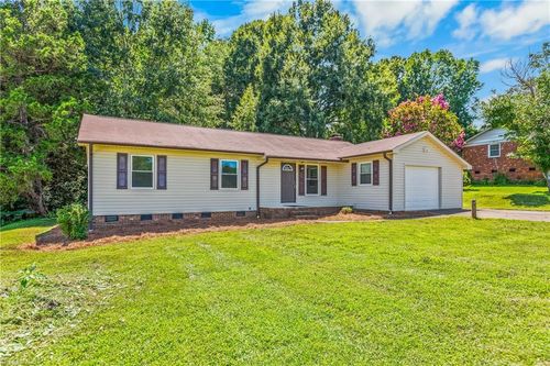 3913 Enterprise Rd, Lexington, NC, 27295-5852 | Card Image