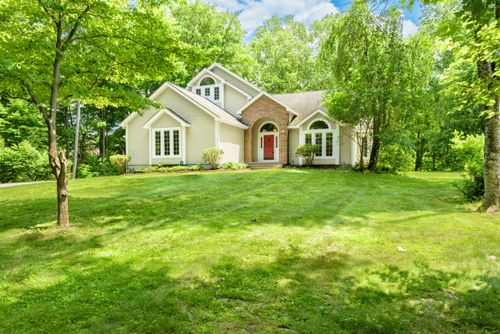 84 Mary Catherine Cir, Windsor, CT, 06095-1793 | Card Image