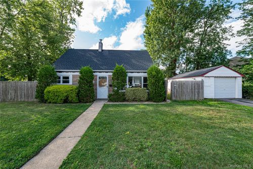 2528 Marshall Ave, North Bellmore, NY, 11710-2719 | Card Image