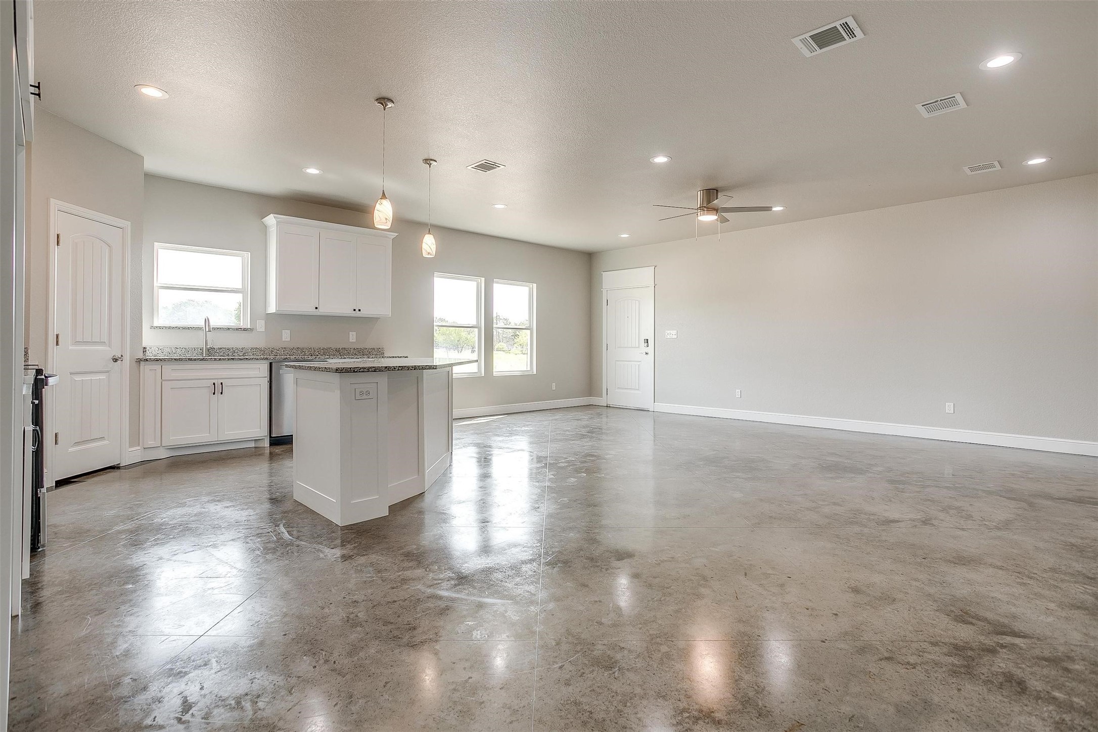 Residential Lease in Mineral Wells 2