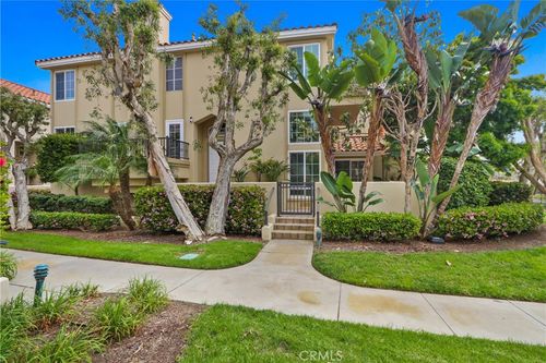 6031 Shadowbrook Cir, Huntington Beach, CA, 92648-5567 | Card Image