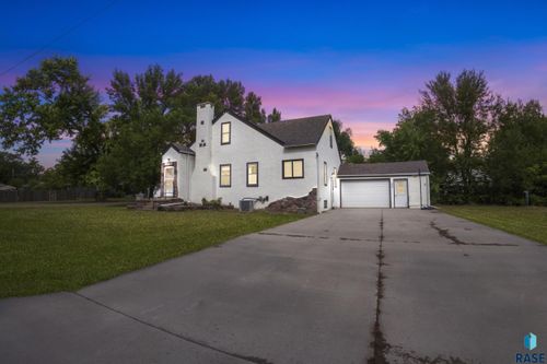 200 E 5th St Street, Marion, SD, 57043 | Card Image
