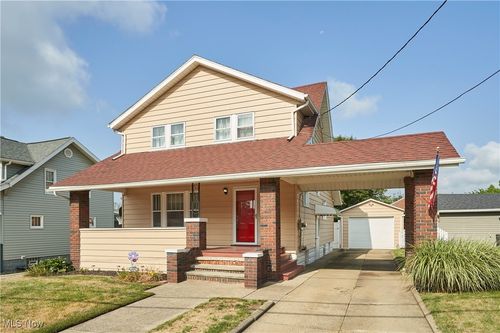 590 Orchard Ave, Barberton, OH, 44203-1819 | Card Image
