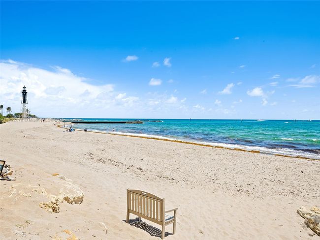 2721 Ne 45 Th St, House other with 2 bedrooms, 2 bathrooms and null parking in Lighthouse Point FL | Image 39