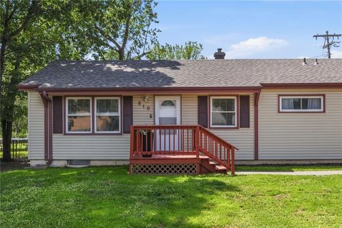 810 N 82nd Terrace, Kansas City, KS, 66112 | Card Image