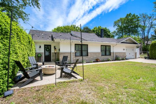 121 S Barker St, New Buffalo, MI, 49117-1303 | Card Image