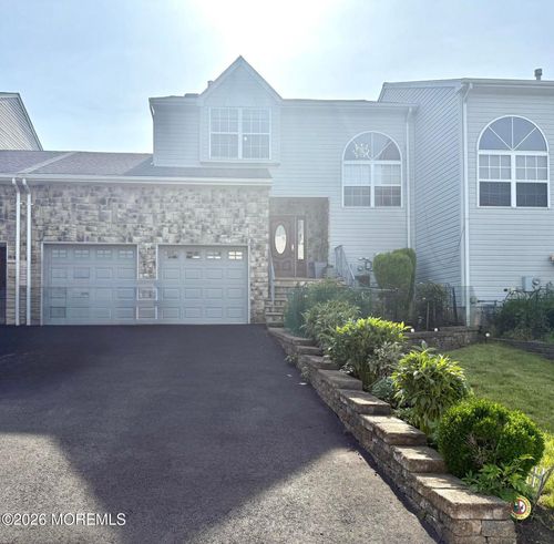 28 Skylark Ct, Marlboro, NJ, 07746-2532 | Card Image
