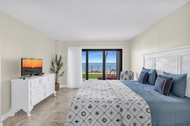 Primary Bedroom | Image 15