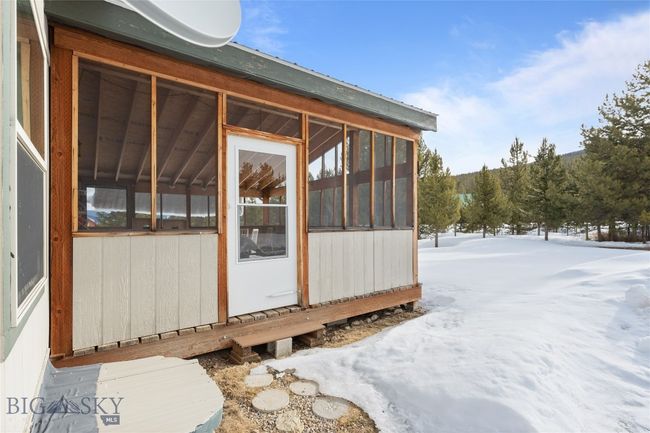 Main Home Screened in Porch | Image 31