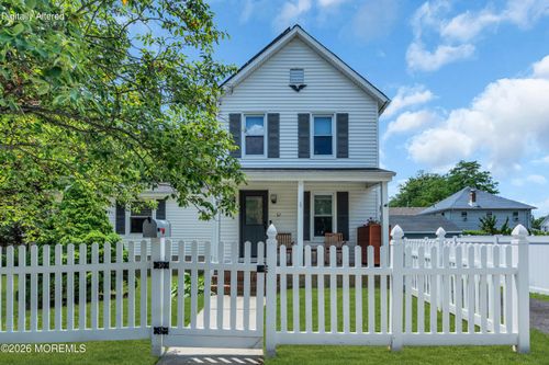 52 Bannard St, Freehold, NJ, 07728-1650 | Card Image